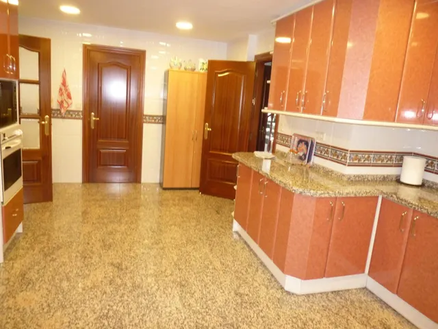 Chalet independiente con vistas panorámicas a Granada — 13