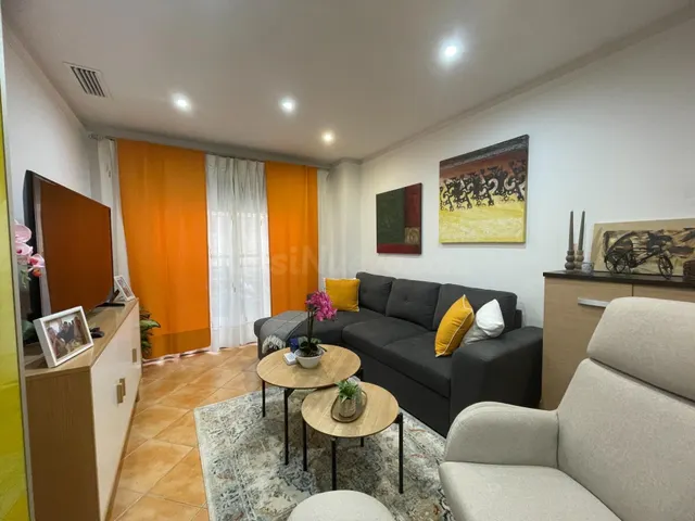 Apartamento reformado de 2 dormitorios con piscina comunitaria — 6