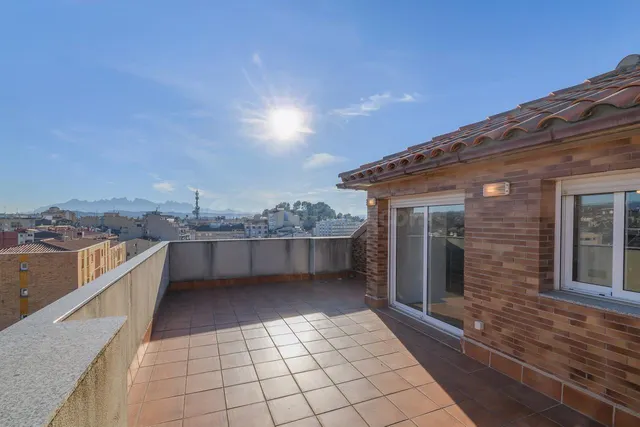 FANTASTICO ÁTICO-DÚPLEX ZONA BASES DE MANRESA