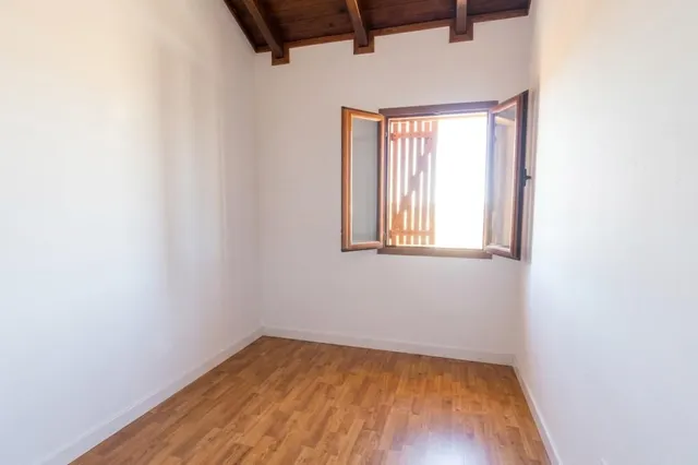 ADOSADO CON DOS PLAZAS DE GARAJE Y SOTANO ZONA CARTUJA — 23
