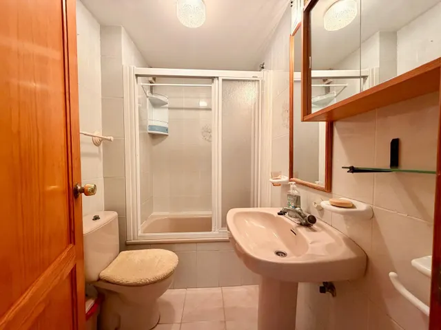 Terraza, piscinas y playa: tu nuevo hogar en Arinaga, con garaje y trastero — 17