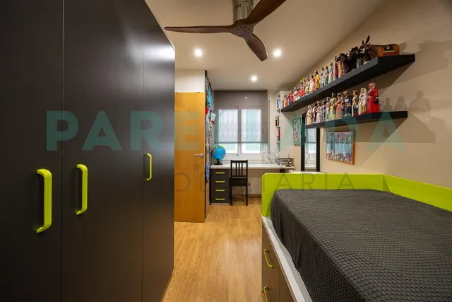 Ático exclusivo con dos terrazas y vistas al mar en el centro de Badalona — 25