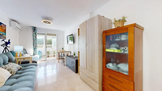 Bonito ESTUDIO, cómodo y luminoso a tan solo 350 metros del mar, en la playa de  Mil Palmeras — 5