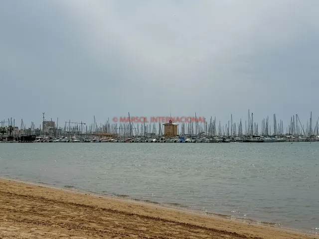 PRIMERA LÍNEA DE MAR EN TORREVIEJA — 22