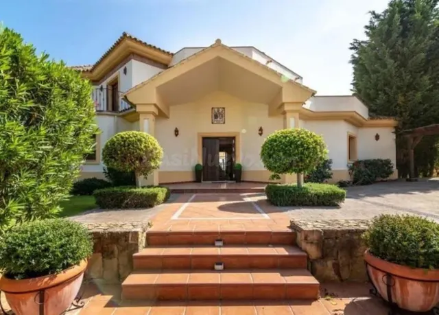 Chalet 5 habitaciones 720m² en venta - Costa del Sol - foto 2