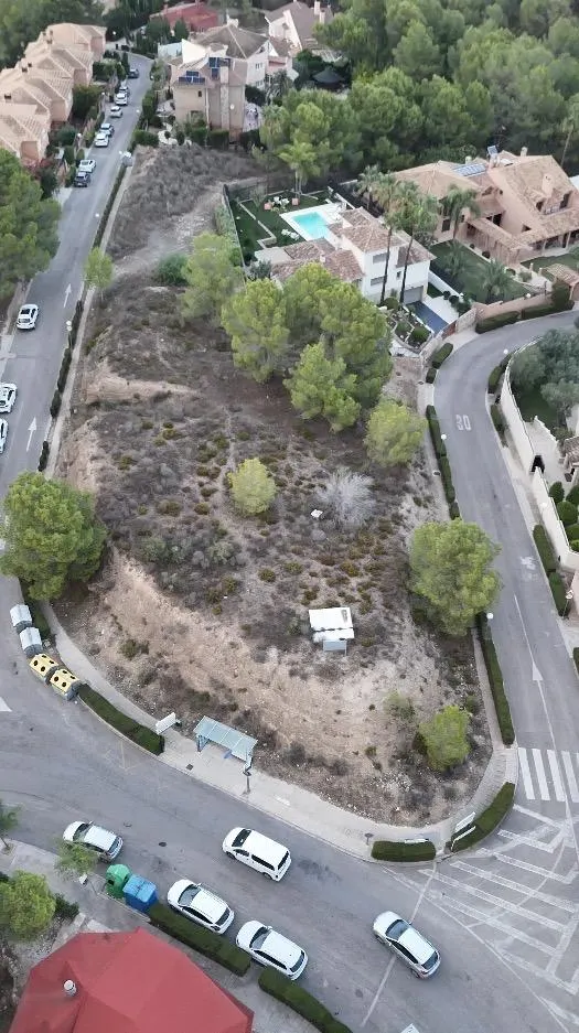 Parcela a tres calles en la plaza de la huertana — 15
