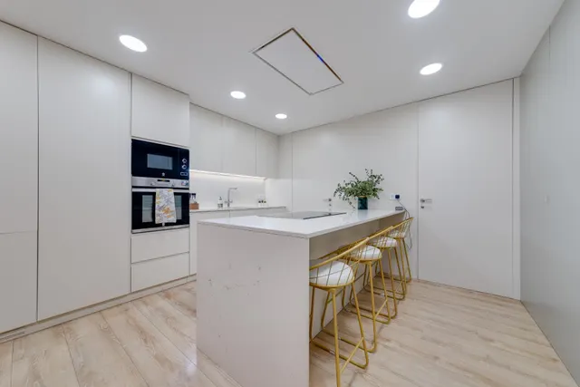 EXCLUSIVA VIVIENDA DE 250M2 EN DOS PLANTAS, CENTRICA Y A 200M DE LA PLAYA DEL CURA — 16