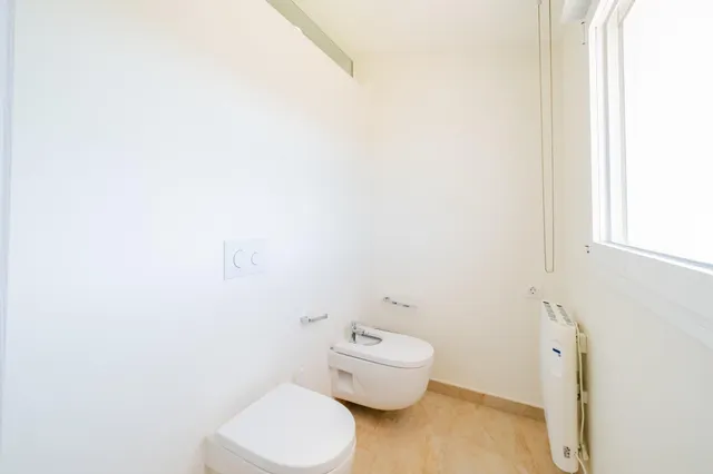 Villa independiente con piscina y 893 m2 de parcela en Benicàssim: espacio, diseño y privacidad — 46