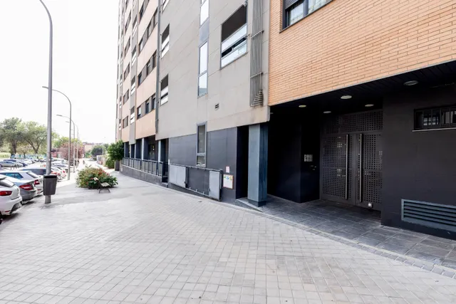 ÁTICO CON TERRAZA, GARAJE Y TRASTERO EN ADELFAS – 2 DORMITORIOS, 2 BAÑOS, PISCINA Y GIMNASIO — 29