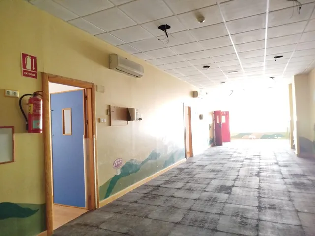¡Se alquila o se vende amplio local comercial en Puente Toci - foto 5