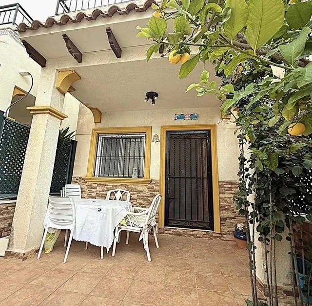 Impecable Adosado en Rocío del Mar, Orihuela Costa - €220.000 — 28
