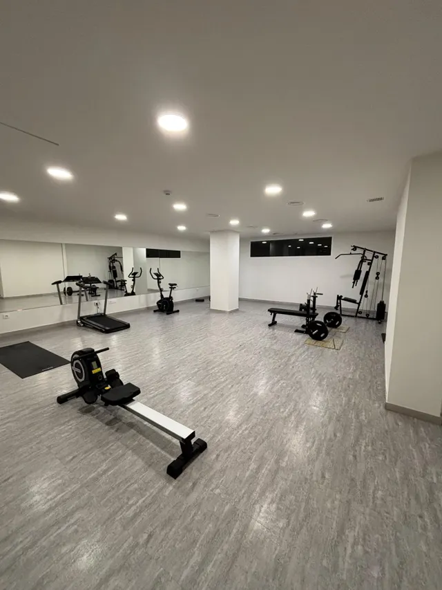 Se vende ático con piscina privada en Estepona — 31