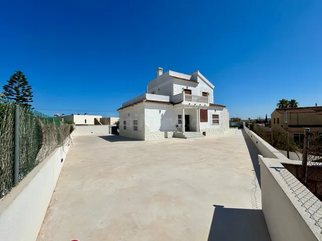 Espectacular villa independiente completamente reformada con - foto 3