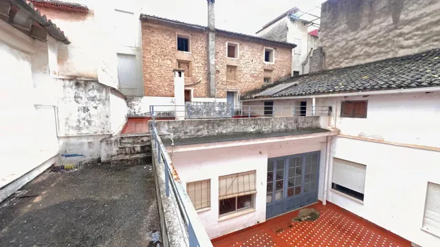 CASA PARA REFORMAR DE 625 M2 EN EL CORAZÓN DE CASTELLÓ - foto 4