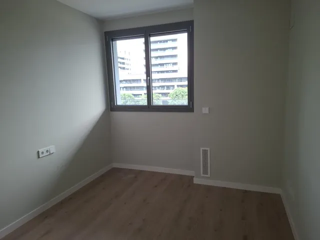SE ALQUILA PISO DE OBRA NUEVA TODO EXTERIOR CON UNA TERRAZA DE  40 METROS EN LA ZONA DEL CANAL DE BADALONA — 19