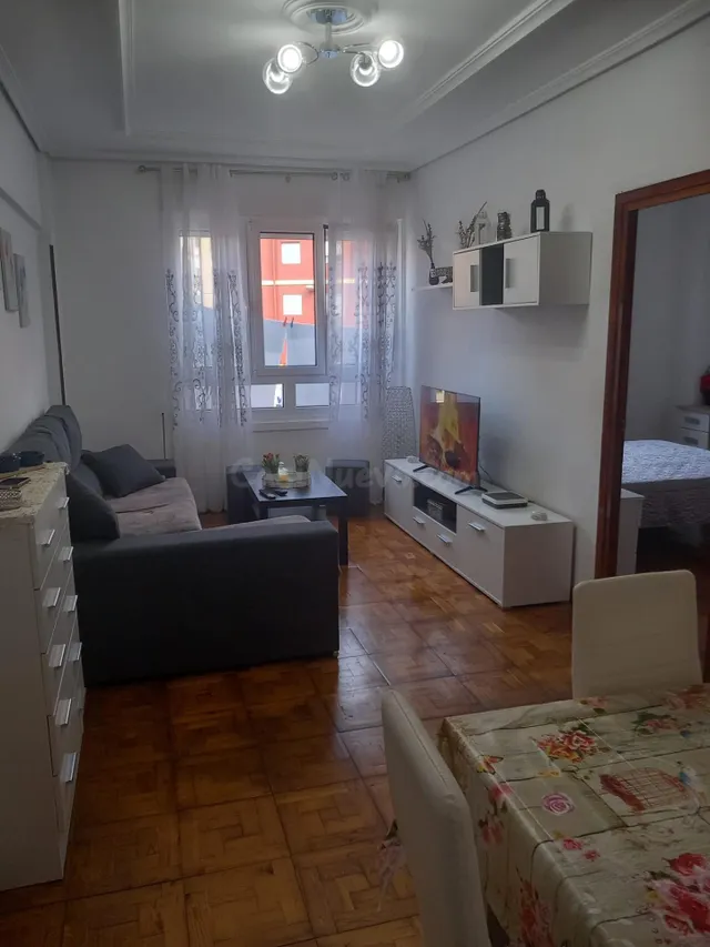 Piso en alquiler en Torrelavega - foto 5