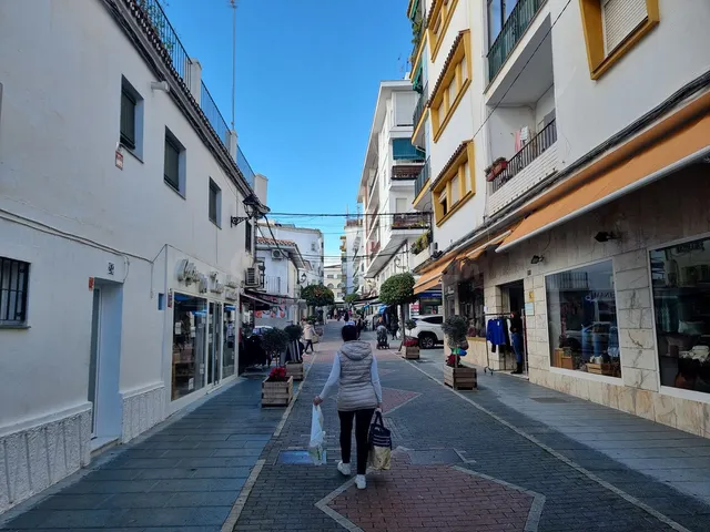 Local comercial 93m² en venta - Marbella - foto 2