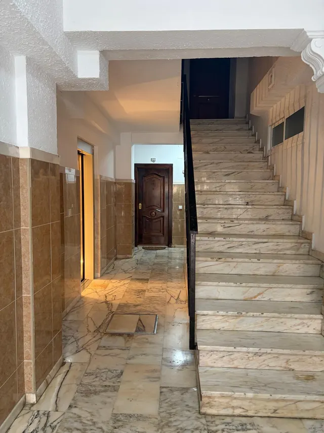 Piso en alquiler de larga temporada en Avenida Blas Infante – 1.300 €/mes — 18