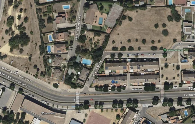 Chalet y parcela segregable en Palomares del Río — 64