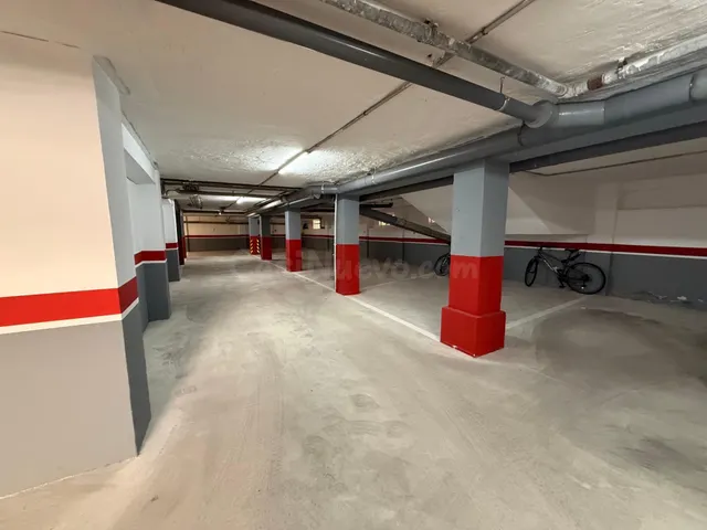 GRAN PLAZA DE GARAJE DE 19,12 M2 EN PRIMERA LÍNEA DE LA PLAY - foto 5
