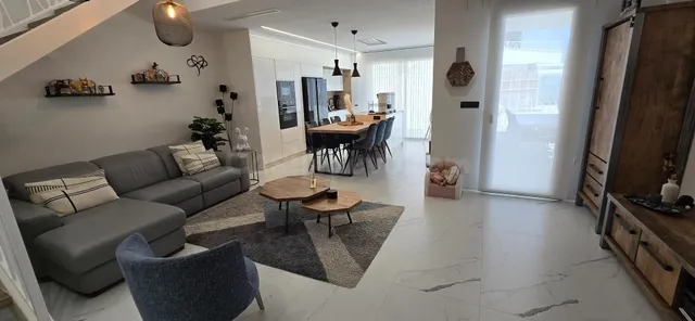 Fantástica villa con espectaculares vistas al mar en Finestr - foto 2