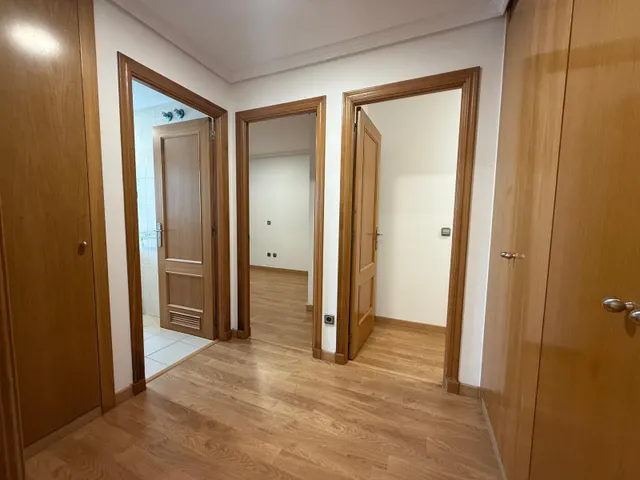 Piso en la zona del Hospital Dr. Negrín y campo de golf Las Palmeras. — 25