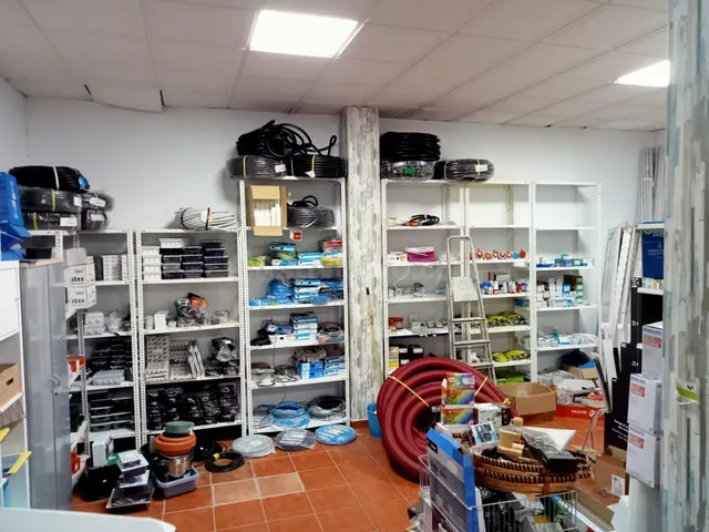 OPORTUNIDAD DE LOCAL COMERCIAL EN BURGUILLOS, SEVILLA.