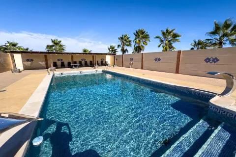 Espectacular finca rústica vallada con viviendas, salón de eventos y piscina en Fuente Álamo