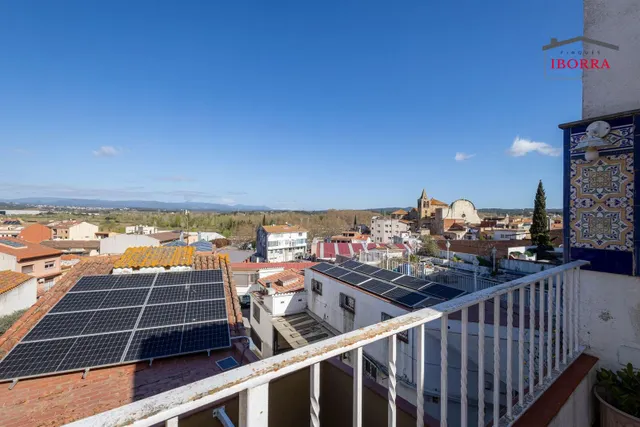 CASA CON LOCAL COMERCIAL EN EL CENTRO DE TORDERA — 18