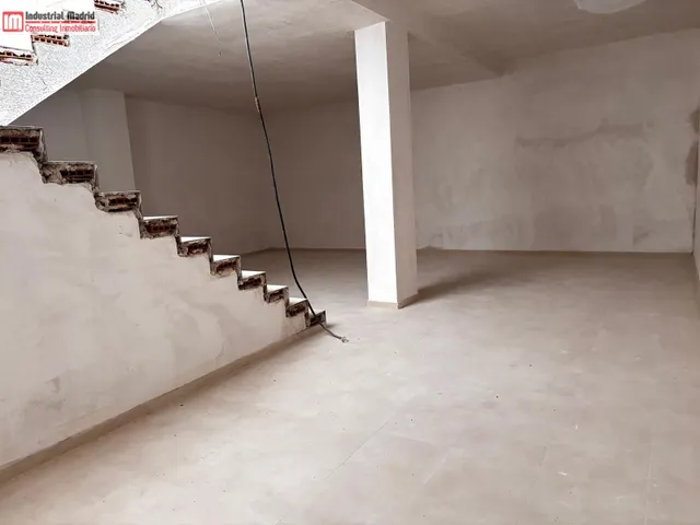 OPORTUNIDAD LOCAL EN EXCELENTE ZONA DE ARGANDA DEL REY — 4
