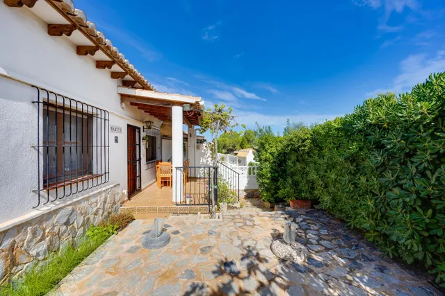 Precio bungalow con jardin y piscina comunitaria en urbanizacion lago jardin ii (los balcones) Torrevieja — 14