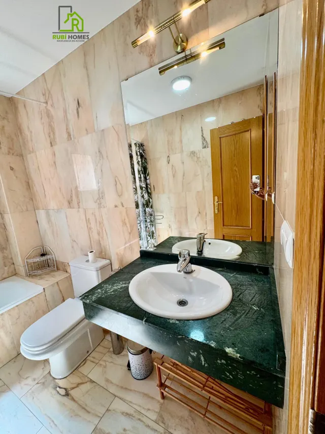 Habitación disponible para chicas estudiantes (zona renfe - pajaritos) — 19