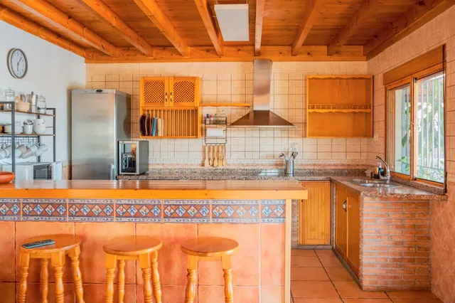ENCANTADOR CORTIJO CON PISCINA, VISTAS ESPECTACULARES Y FRUTALES TROPICALES EN SALOBREÑA — 6
