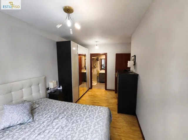 ¡TU OPORTUNIDAD EN SALBURUA! 85m2-3 habitaciones, SUR, garaje y trastero incl. - Urbanización zonas verdes  + Trastero 16m2 — 12