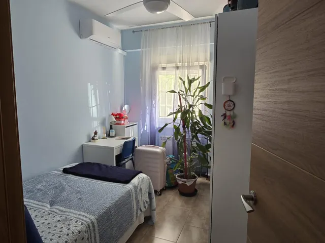 Piso reformado , 3 habitaciones zona de Barrio de Ventas — 28