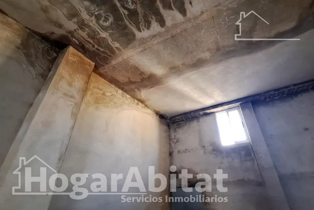 ¡OPORTUNIDAD INCREÍBLE! TERRENO URBANO AMPLIO Y CON COCHERA — 30