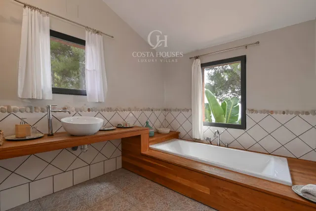 VILLA GRANADELLA · VISTAS AL MAR, NATURALEZA Y PRIVACIDAD EN PARQUE NATURAL GRANADELLA JAVEA — 11
