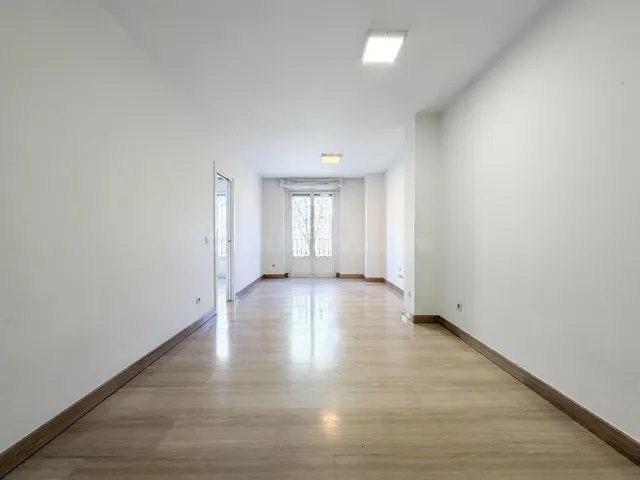 Piso luminoso en Calle Princesa 73, tres dormitorios,  Madrid. — 4
