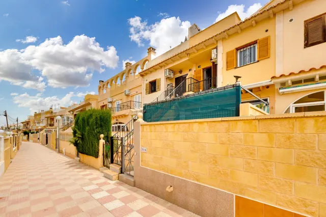 Impresionante bungalow de planta alta con solarium privado – El Chaparral, Torrevieja — 26