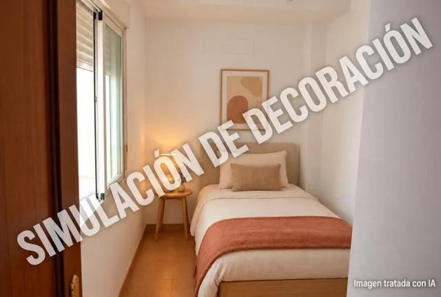 Tu próximo hogar en Sanlúcar la Mayor: tres dormitorios, patio y sótano — 32