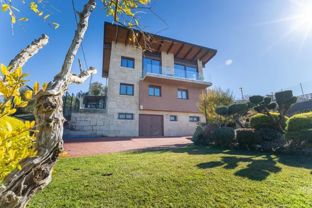 ? Exclusiva casa en Urbanizacion privada independiente con p