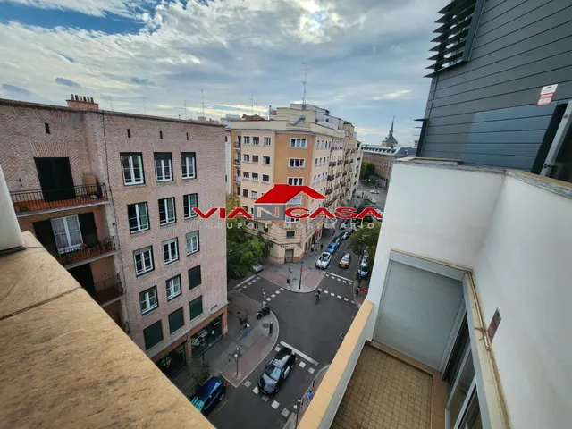 Alquiler de piso en Chamberi en Terraza, 3 habitaciones, — 43