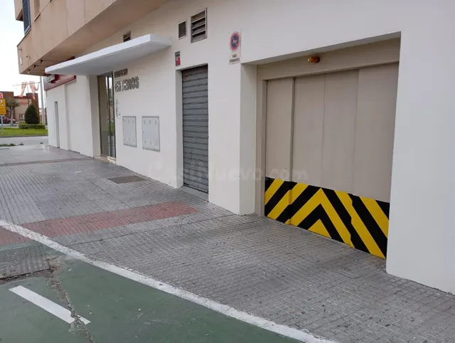 ALQUILER DE PLAZA DE GARAJE EN AVENIDA PONCE DE LEÓN 1, EDF. - foto 2