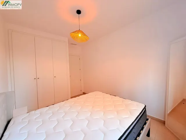 APARTAMENTO ESQUINERO EN PLANTA BAJA CON 2 DORMITORIOS, PISCINA, PARKING Y TRASTERO CERCA DE LA PLAYA — 13