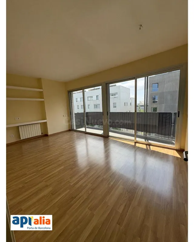 Luminoso piso con terraza, piscina, parking y trastero junto - foto 5