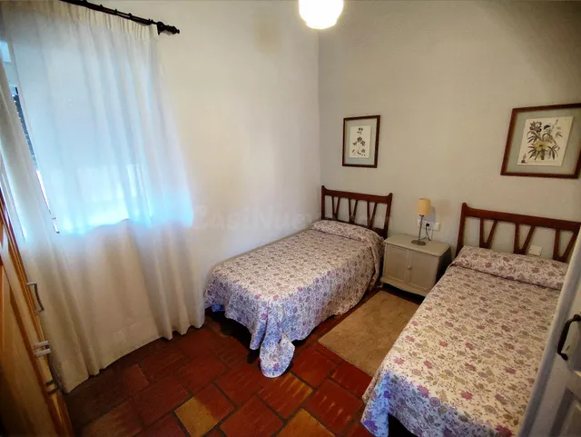 SE ALQUILA CASA EN RECINTO PRIVADO CON PISINA COMPARTIDA — 13