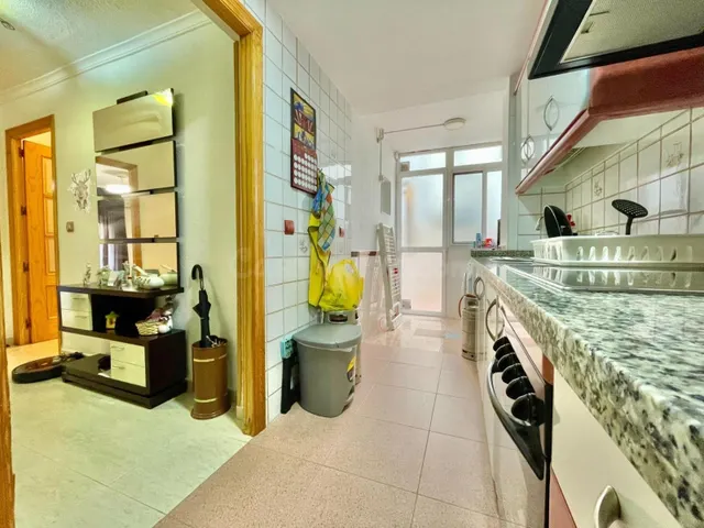 Piso exterior de 3 dormitorios en Miralbaida – Listo para entrar a vivir — 2