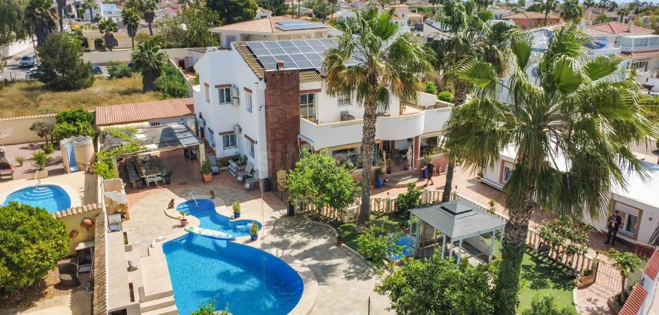 Villa 7 habitaciones 480m² en venta - Centro de la Ciudad Quesada