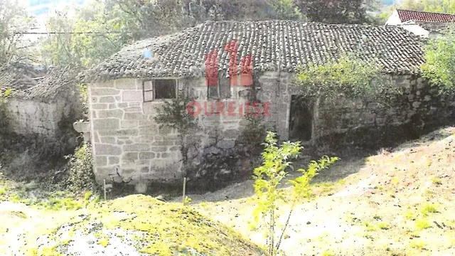 OPORTUNIDAD: CONJUNTO DE EDIFICACIONES PARA REFORMAR AL LADO DE LA TORRE DE SANDIÁS. — 2