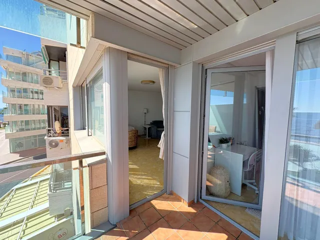 Apartamento moderno y espacioso en primera línea de mar junto a Playa del Cura. ¡3 dormitorios, 2 baños, balcón con vistas al mar (sureste) y piscina comunitaria! — 8